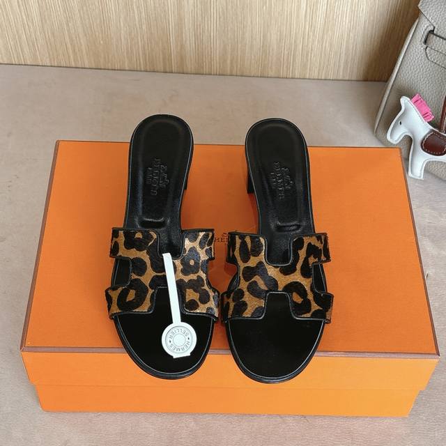 Neue Farbgebung Fabrikpreis P Hermes Hermes H-Slipper Oasis Sandalen-Serie Modis