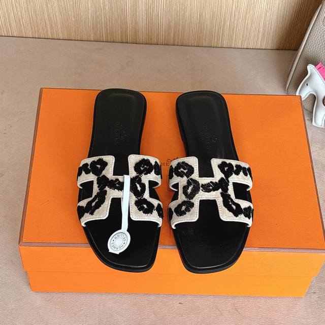 Neue Farbgebung Original-Handwerkskunst Zum Herstellerpreis Hermes Oran Sandalen
