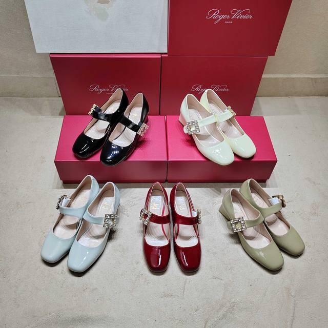 Roger Vivier 225 Roger Vivier Fr Hjahr/Sommer-Neuheit: Mary Jane-Pumps Mit Blume