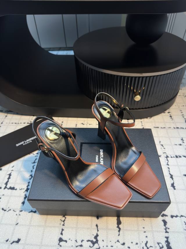 Saint Laurent 25Ss Ysl Strappy Sandals. . Extremely Stable When Worn, Ultra-Comf