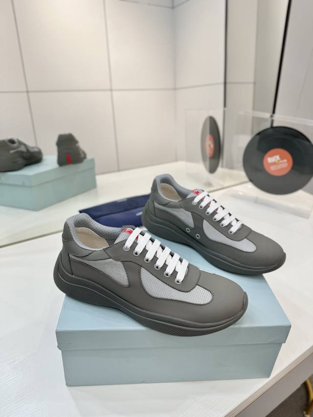 Factory Price Men's 10 Prada Sports Shoes This Prada Couple's Lace-Up Sports Sho