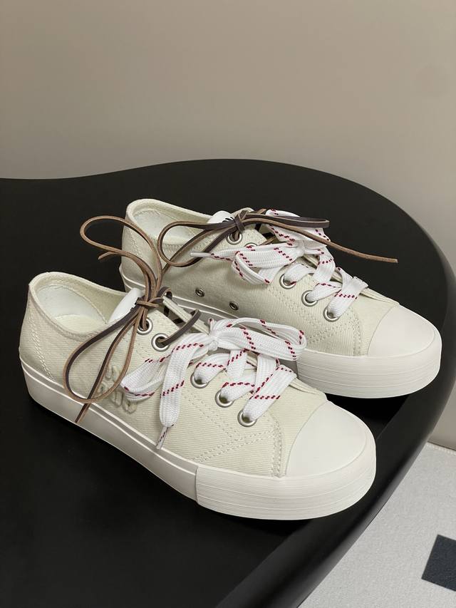 Miumiu Miu Miu 2025 Spring/Summer New Arrival American Retro-Style Cookie Shoes