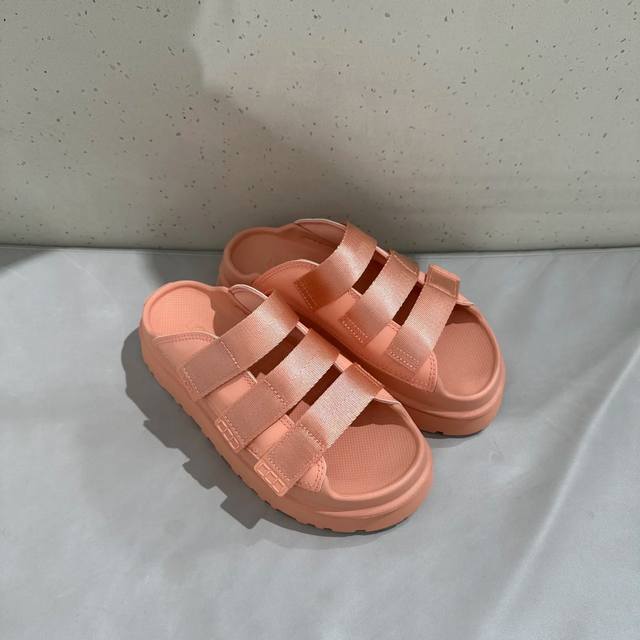 Ugg 2025 New Shimmering Gold Velcro Strap Slippers Family Edition Ugg Shimmering