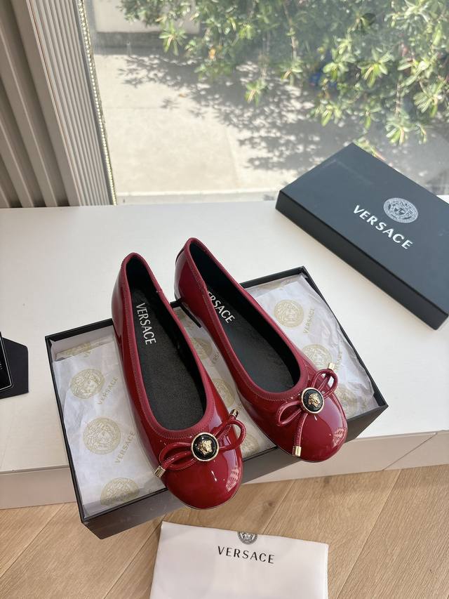 G126 As Seen, So Received. Versace Collaboration Series. High-End Version. Versa