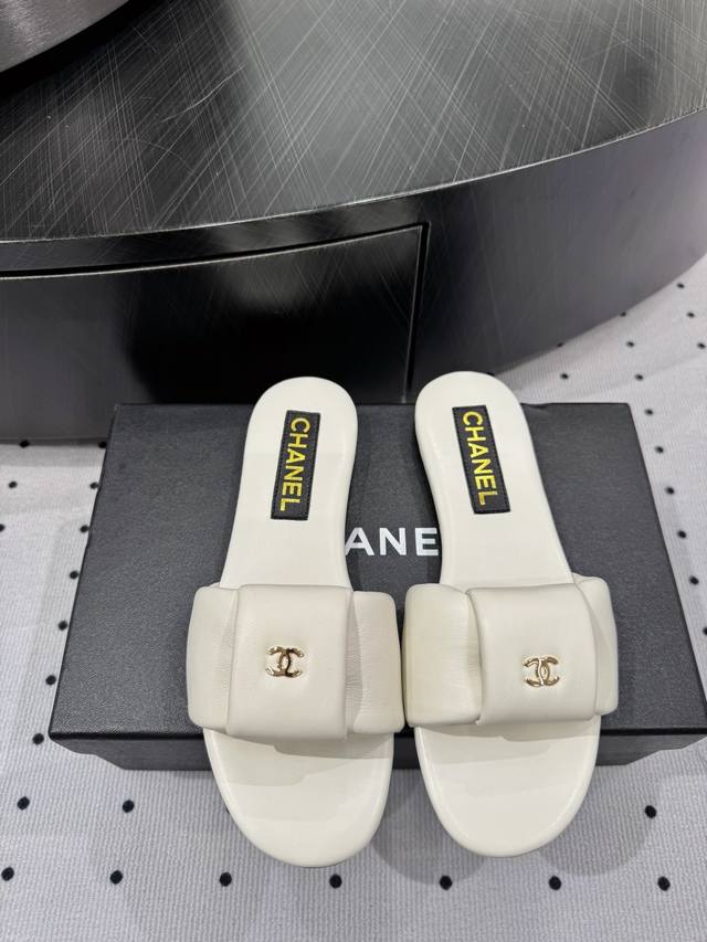 Easy To Slip On, Very Comfortable, Suitable For Both Home And Outdoor Use, Excel