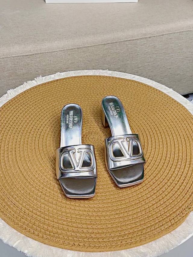 Top-Tier Edition - Genuine Leather Sole Valentino Garavani Vlogo Cut-Out 25 Late