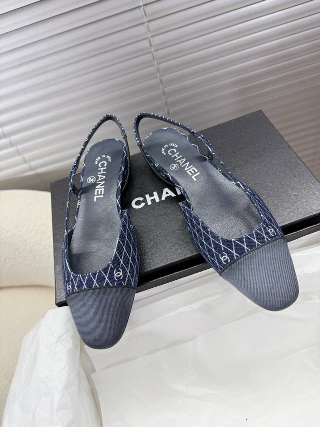 Chanel, 1.5Cm Low-Heel Sandals,