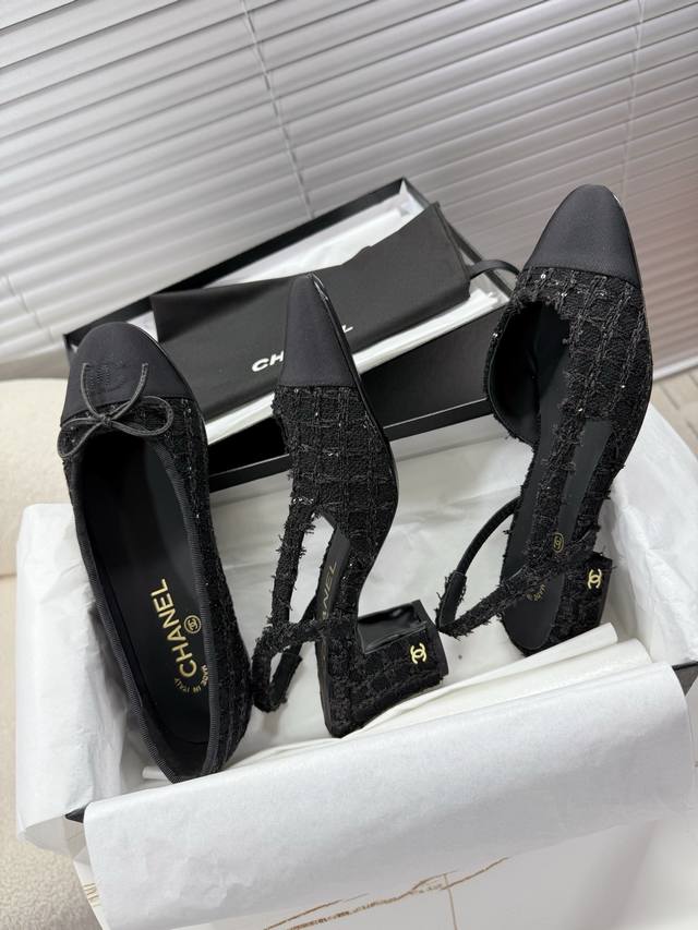 Chanel Grandma-Style Ballet Flats, Side-Open Sandals~~ Fashion Runway Style Colo