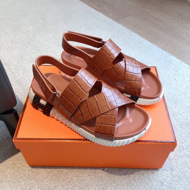Hermes... A Eclair Couple's Edition 2005 New Color + Best-Selling Series. Lightw