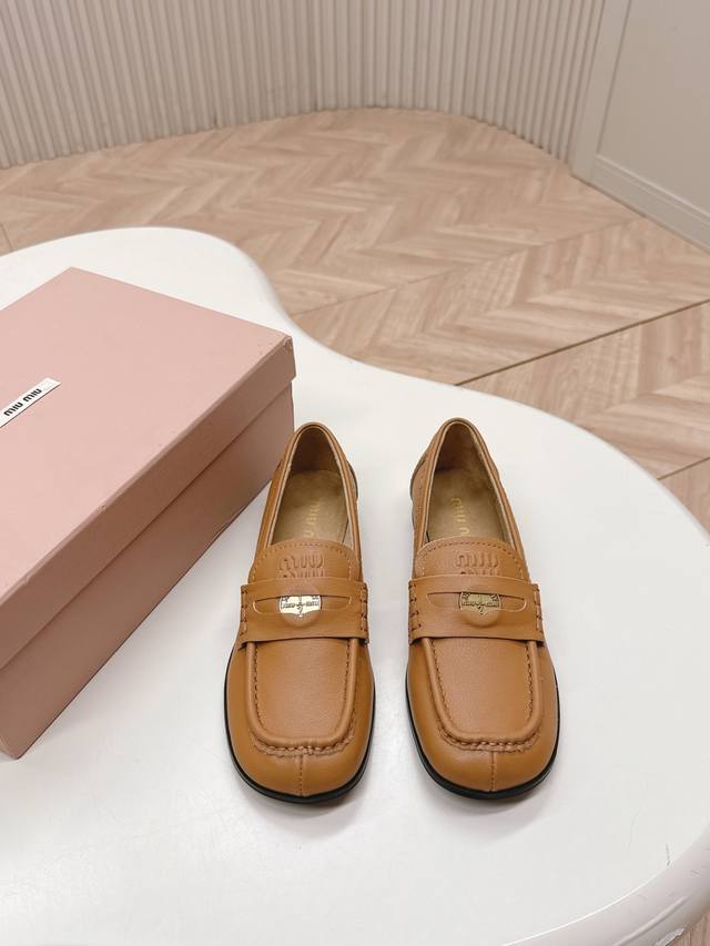 Factory, Miumiu 2025Ss Spring/Summer Runway Style Coin-Decorated Driving Loafers