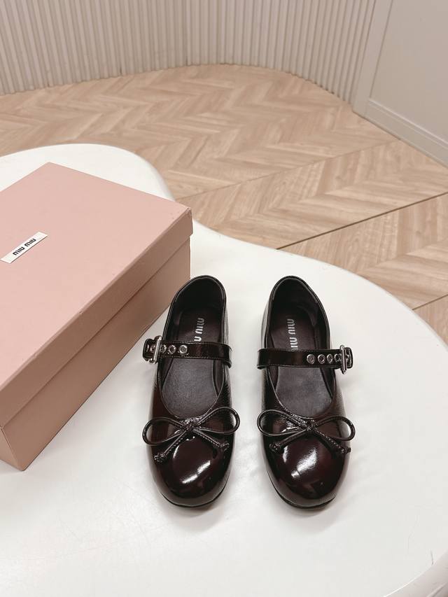 Miu Miu New Butterfly Bow Buckle Ballet Mary Jane Shoes. The Craftsmanship From