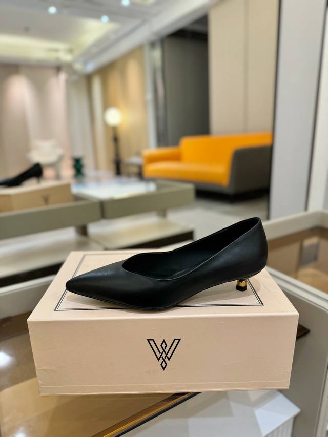 Factory Price: 2025 Spring/Autumn Exclusive Online Authorized Sales Vanda Novak
