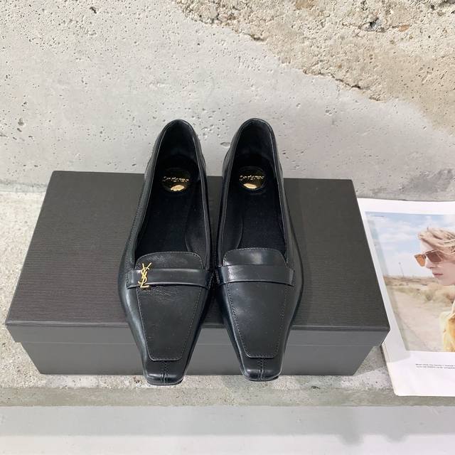 2025 Spring New Arrival Square-Toe Flat Shoes The Square-Toe Design Is Every God