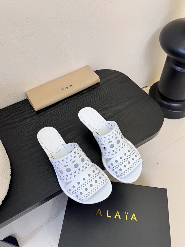 Alaia New Lace-Up High-Heeled Sandals, Comfortable To Wear, Super Soft Shoe Body