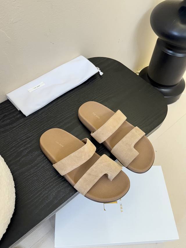 The Row 25Ss Spring/Summer New Arrival Simple Wrinkled Flat Thong Sandals! Thero
