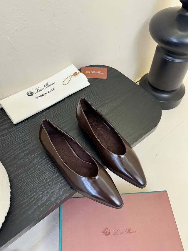 Cowhide Fabric Loro Piana Two-Tone Single-Sole Shoe. Minimalist Style. A Timeles