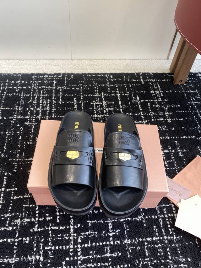Premium-Grade Miu Miu 25Ss Spring/Summer New Arrival Gold Coin Beach Sandals The