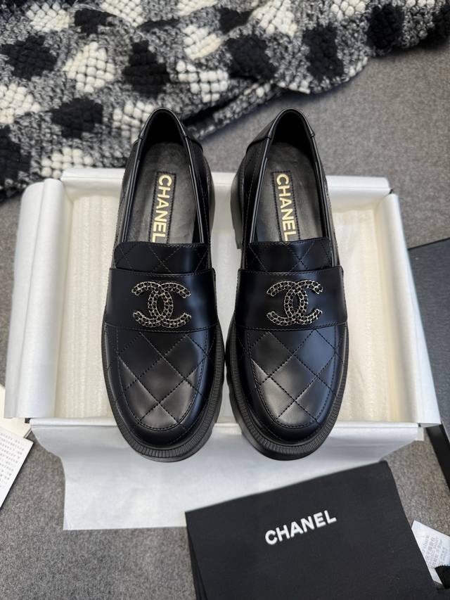 Premium Quality Size: 35-36-37-38-39-40 Custom Made Chanel | Little Black 24B Do