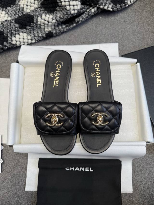 Top-Tier Version 2025 Chanel Bookbag Buckle Slippers Arrived, Bestselling Design