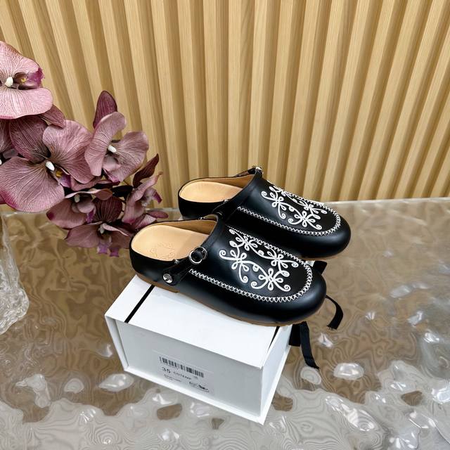 380 Cotem New Fashionable Embroidered Birkenstock-Style Toe-Covered Flip-Flops C