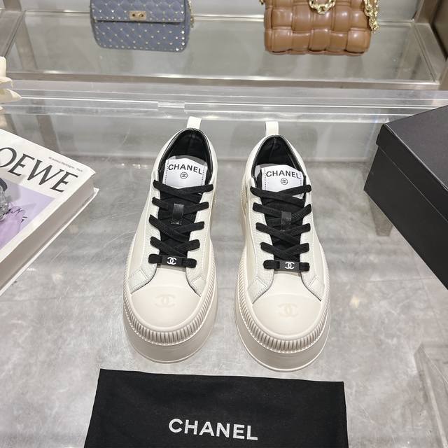 Chanel Thick-Soled Canvas Cookie Shoes New Retro Canvas Series, Embodying A Rela