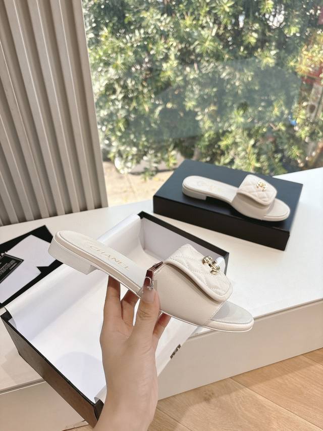Chanel Chanel's Hottest Flat Diamond-Patterned Sandals Are Flying Off The Shelve
