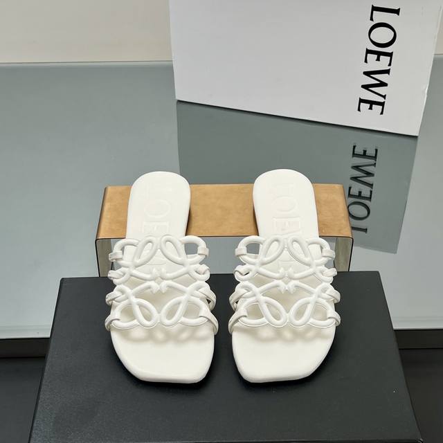 Factory Price Loewe Spring/Summer New Arrival Slippers A Must-Have With A Minima