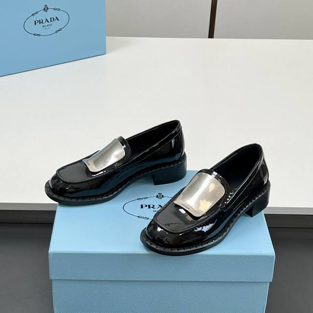 High-End Version, Lacquered Leather. 2025 New Model Prada Runway-Inspired Metal