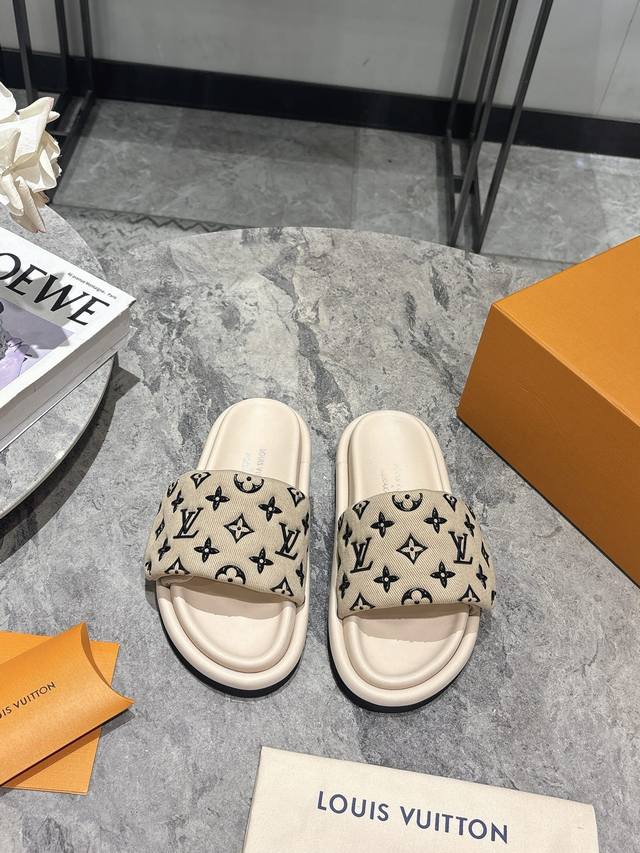 Lv Donkey Brand Counters Focus On The Latest Denim Slippers, Hard Goods Are New