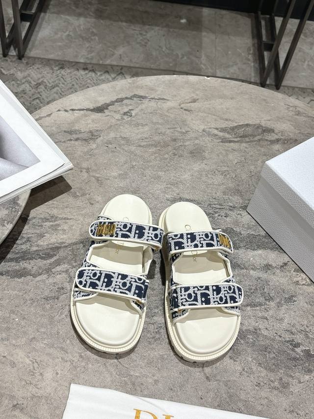 Dior Dior's Latest Spring And Summer Sandals, Popular With Many Celebrities And