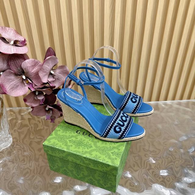 2025 New Counter Gucci Paris 2025 Spring Ines Embroidered Applique Denim Espadri