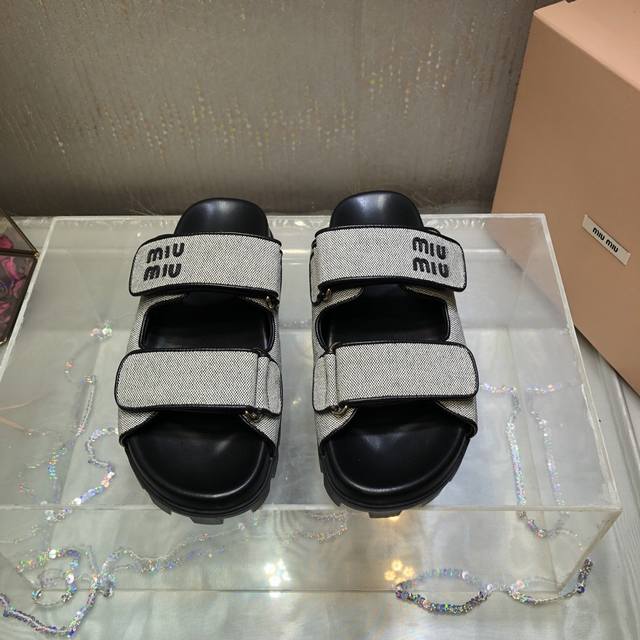 Miu Mi*2025 Spring And Summer New Velcro Thick-Soled Sandals~ Lazy And Casual Wh