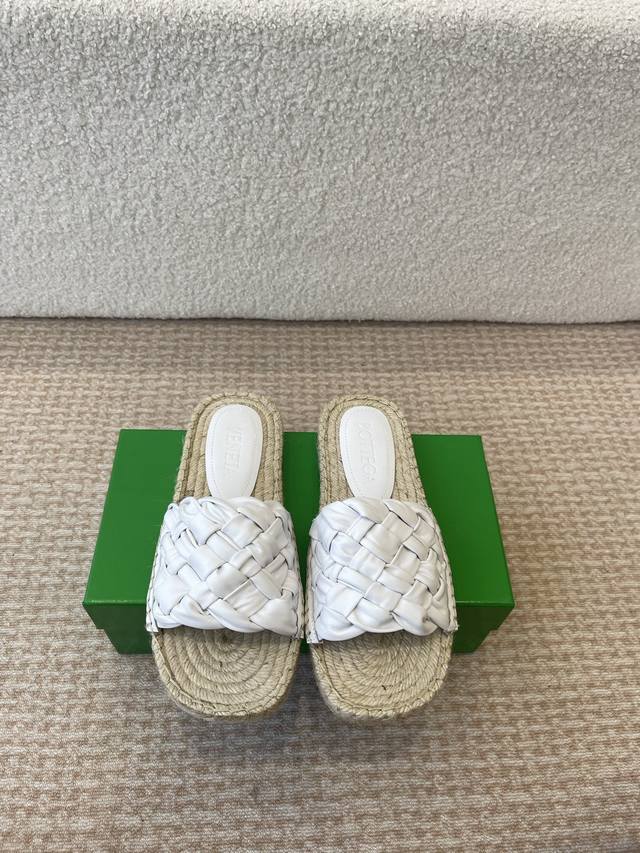 Bottega Veneta Bv New Diamond-Shaped Wide-Strip Woven Sandals Produced In Donggu