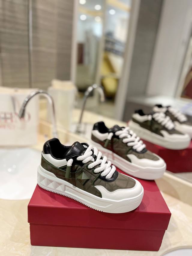 Factory Price Pp The Latest Summer Breathable Fashion Couple Style, Unique Thick