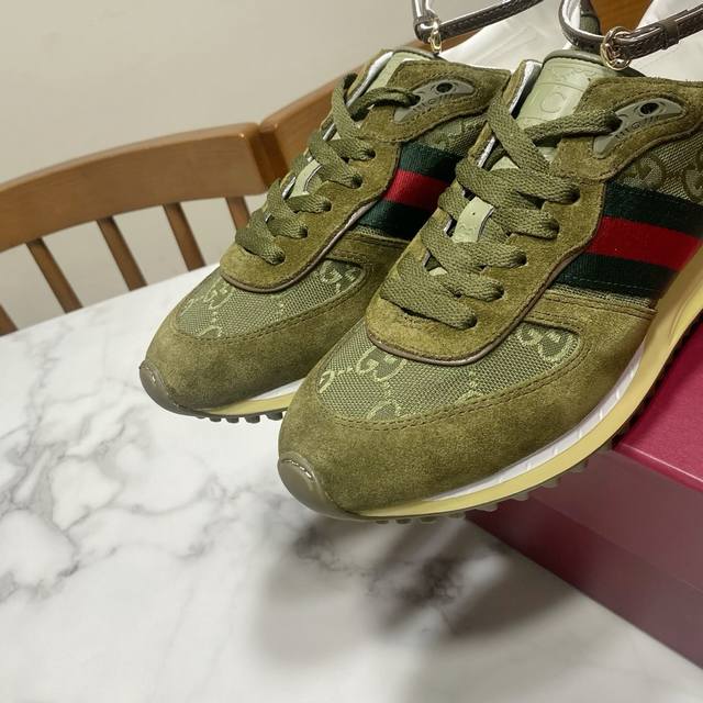 Gucci The Latest Re-Motion Series Of Sports Shoes, Contrasting Color Stitching D