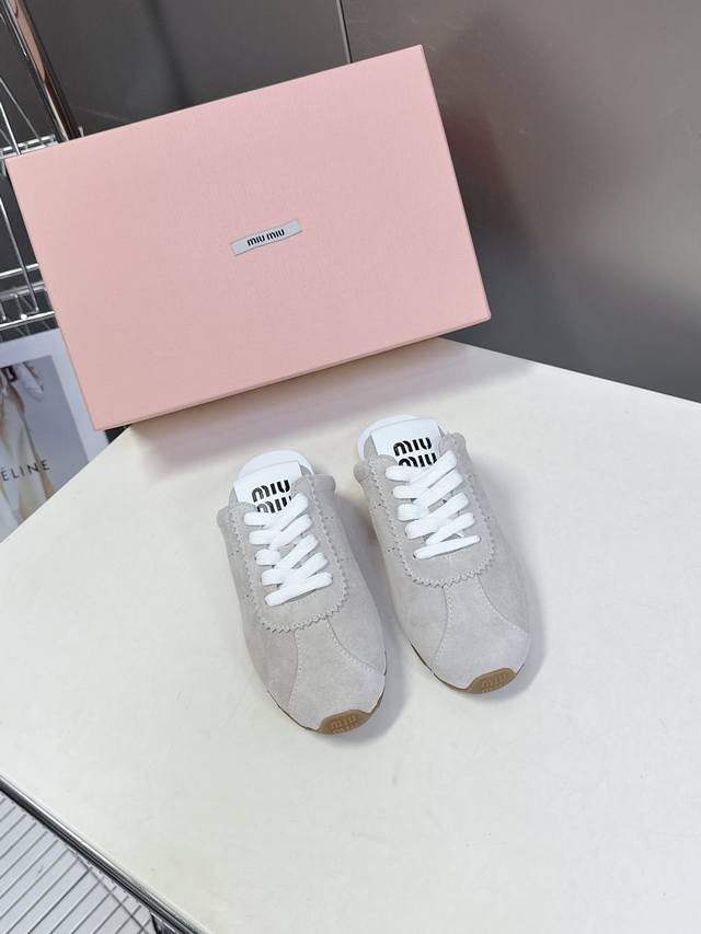 Miumiu Miu Miu Spring And Summer Latest Runway Model Half Slippers A Popular Mod