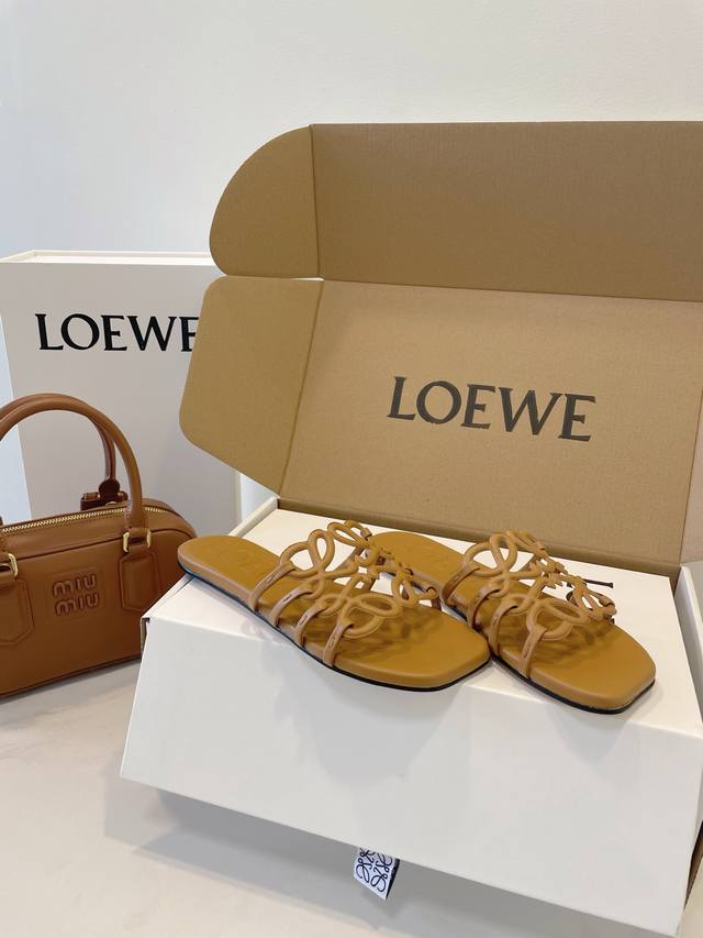 Loewe Loewe Is Popular Throughout The Summer And Is A Must-Have For Many Interne