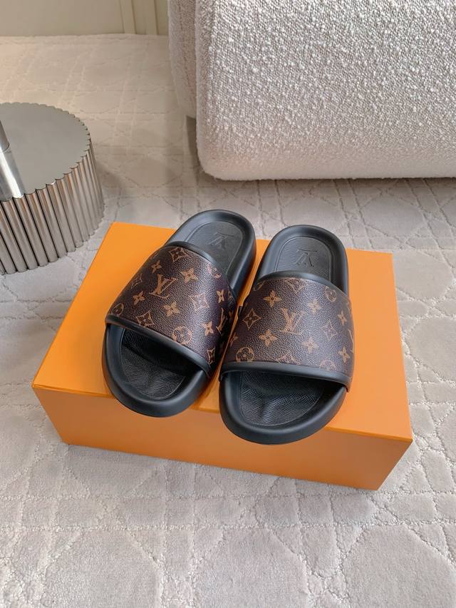 Factory Price P Unisex Louis Vuitt* Classic Presbyopic Beach Slippers, Casual An