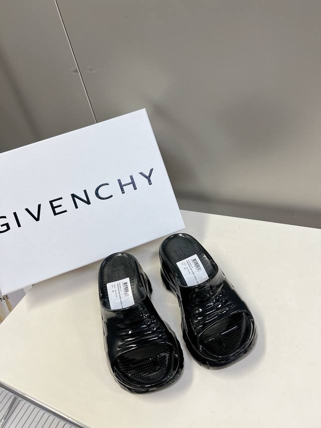 Givenchy Marshmallow Thick-Soled Wedge Slippers Are Popular All Over The World.