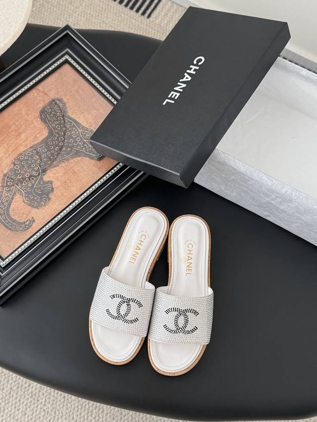 Chanel 25K Spring And Summer New Product Double C Slippers Rhinestone Upper, She