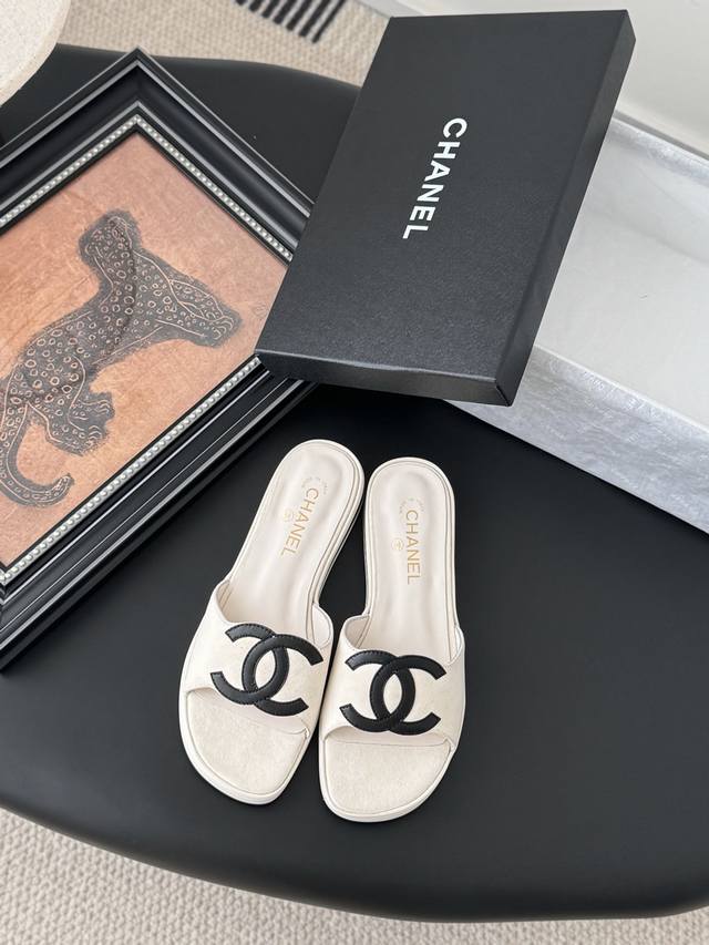 Chanel 25K Spring And Summer New Double C Slippers Upper Suede, Inner Sheepskin,