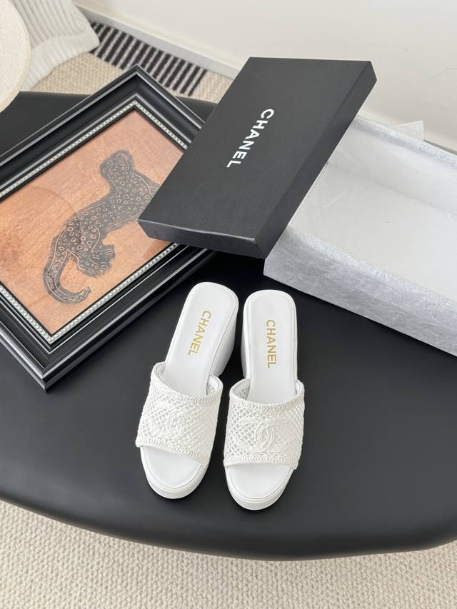 Chanel 25P Show Thick Sole Waterproof Platform Slippers New Version Embroidery O