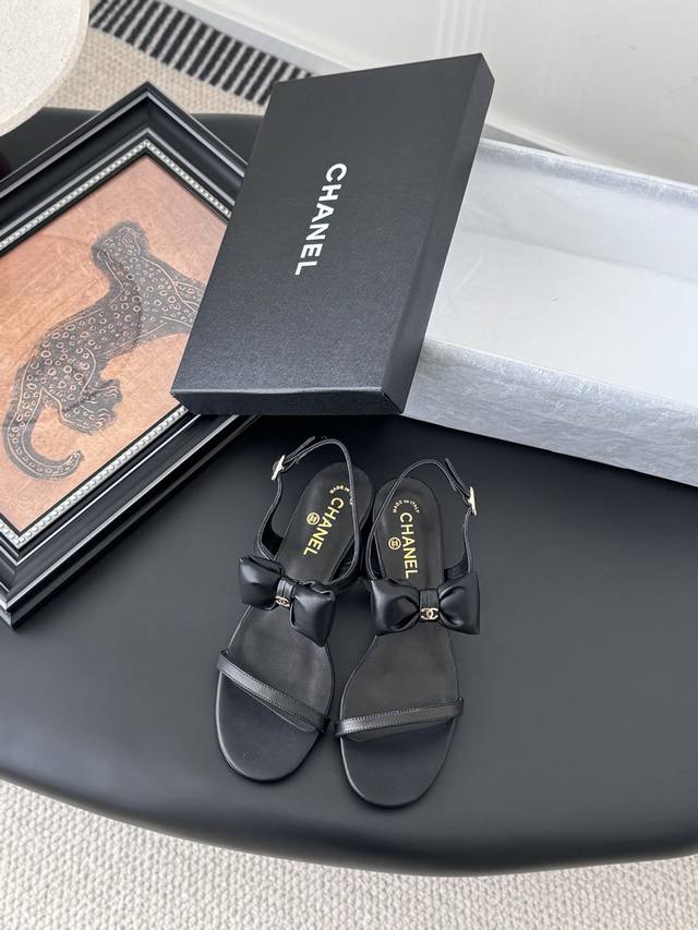 Chanel 2025P New Bow Sandals The Small Round Heel Increases Height In Seconds. I