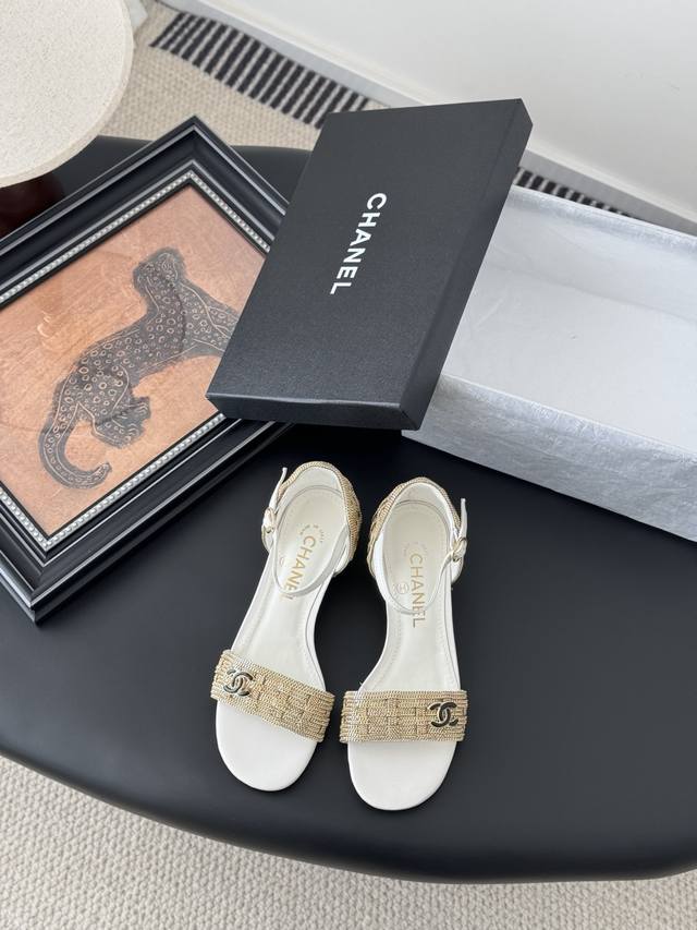 Chanel Vintage Series Sandals Simple But Not Simple Style, Especially Thin Feet.