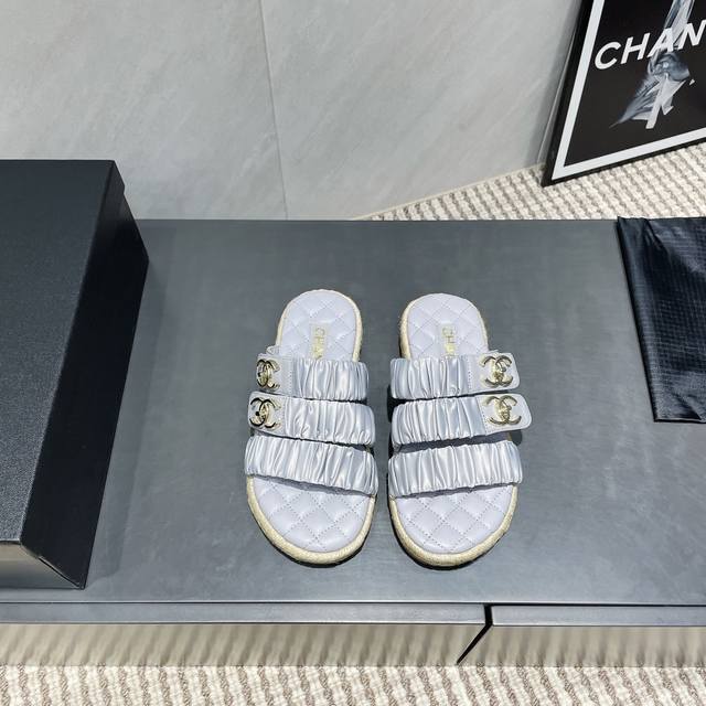 Factory: Exclusive Top Version Chane*L Xiaoxiang 2025Vs Hot-Selling Sandal Serie