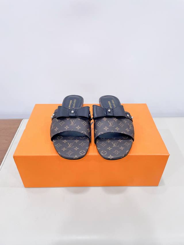 Louis Vuitton Spring And Summer Bow Fashion Slippers The Most Popular Item In Th