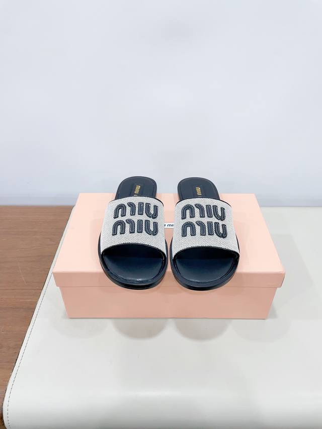 Miumi- Miu Miu 25Ss New Spring And Summer Flat Slippers The Perfect Vacation Sty