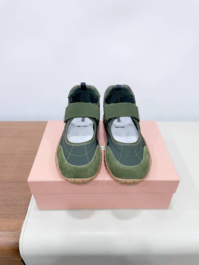 Miumiu Miu Miu Spring And Summer Show Model Biscuit Shoes Sneakers Counter Rmb11