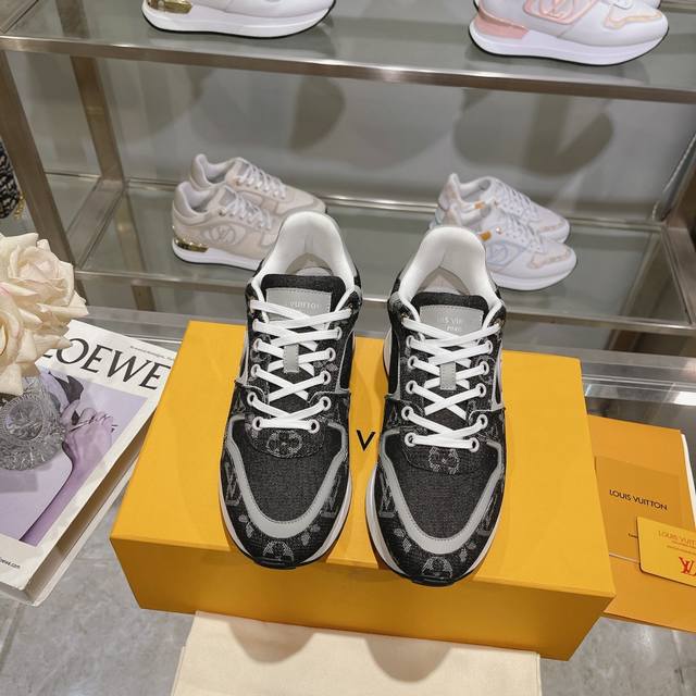 Factory Top Version ...The Iconic Must-Have Shoe Is Integrated Into The Trend. T
