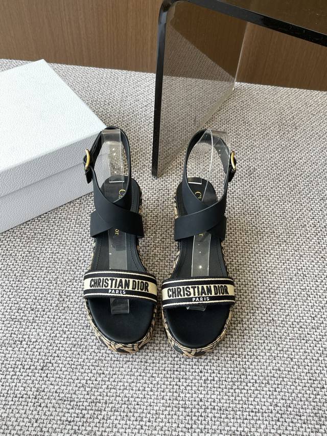 Dior Spring And Summer Catwalk New 2025 Wedge Sandals Dior Spring And Summer Cat